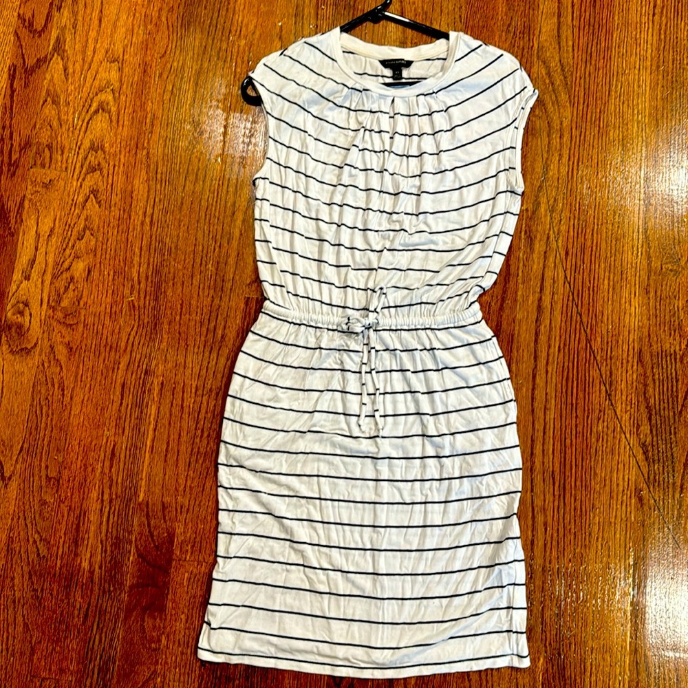 Banana republic white and black striped dress